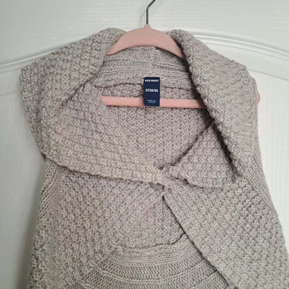 Old Navy Gray Knit Vest